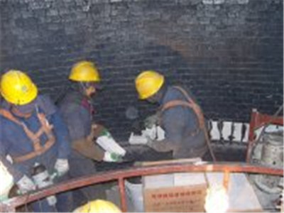 煙囪內襯防腐.jpg 煙囪內襯防腐.jpg